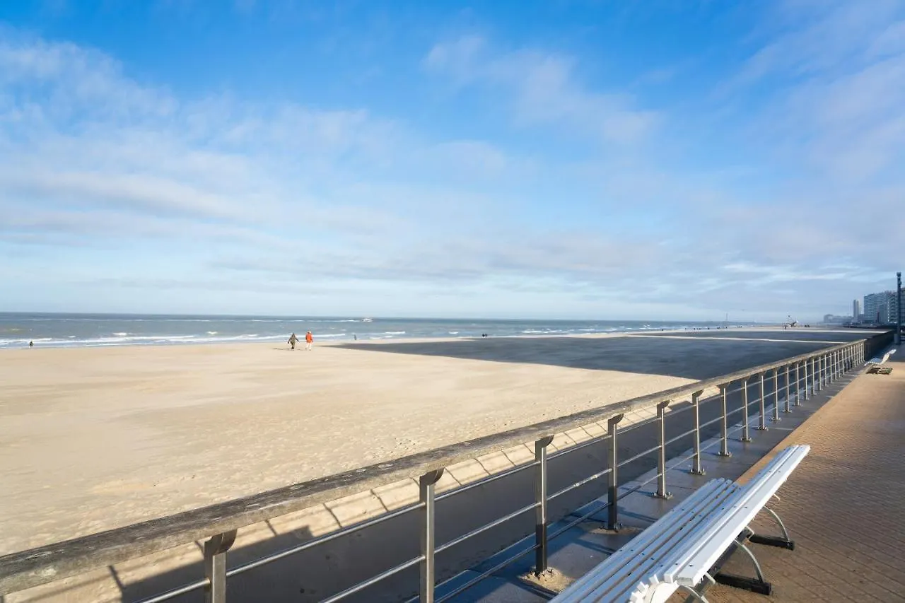 Las Dunas - 30M Van Het Strand Ostend Belgium